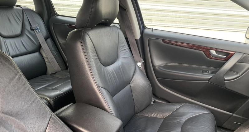 Volvo V70 cena 6700 przebieg: 277848, rok produkcji 2004 z Rybnik małe 79